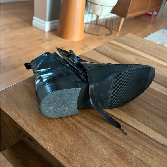 Sleek Black Lace-Up Women's Boots size 39 - Picture 9 of 9